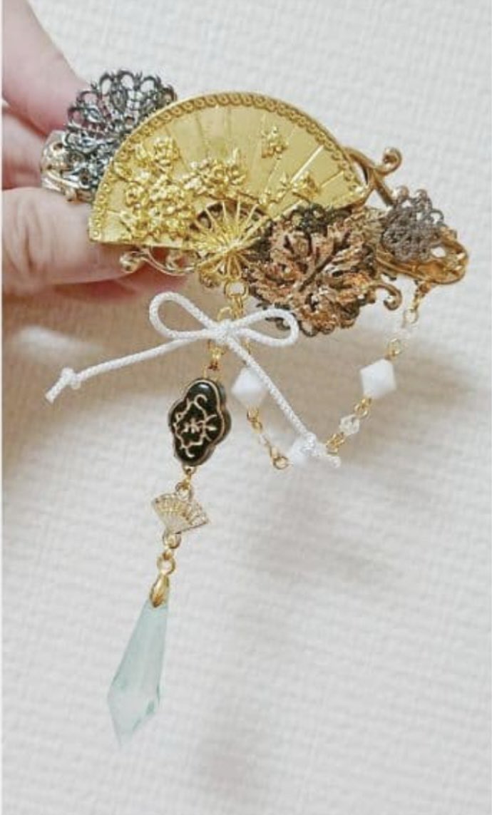 miki114550's tweet photo. 🎀ハンドメイドバレッタ販売中🎀

和風・ファンタジー・アニメイメージの一点物アクセサリー✨

🛒minne👇🏻
https://t.co/54hWsP5Ufo

#バレッタ #ハンドメイド #ヘアアクセサリー #推し活 https://t.co/uQqy4bOpij