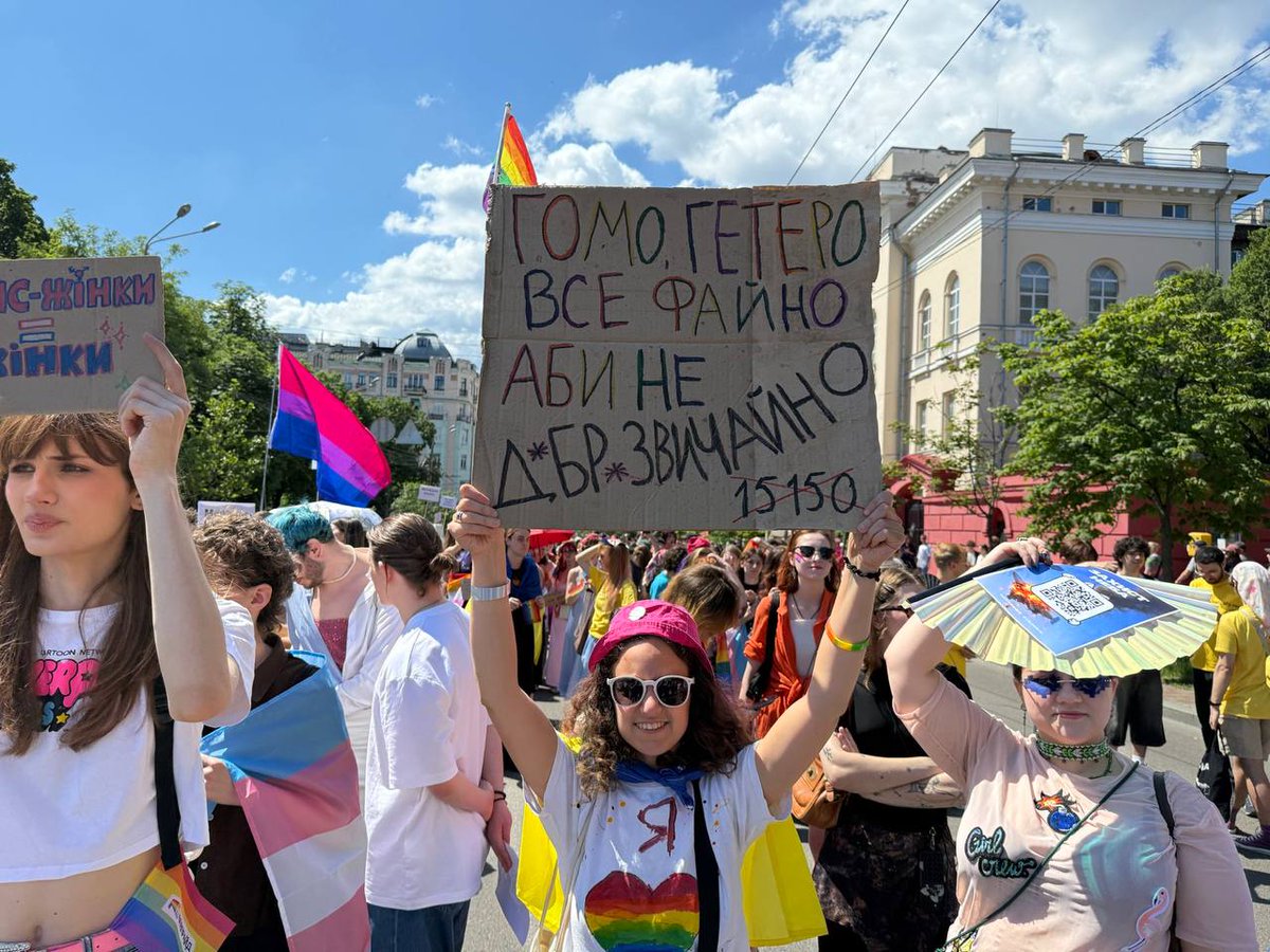 DW українською tweet media