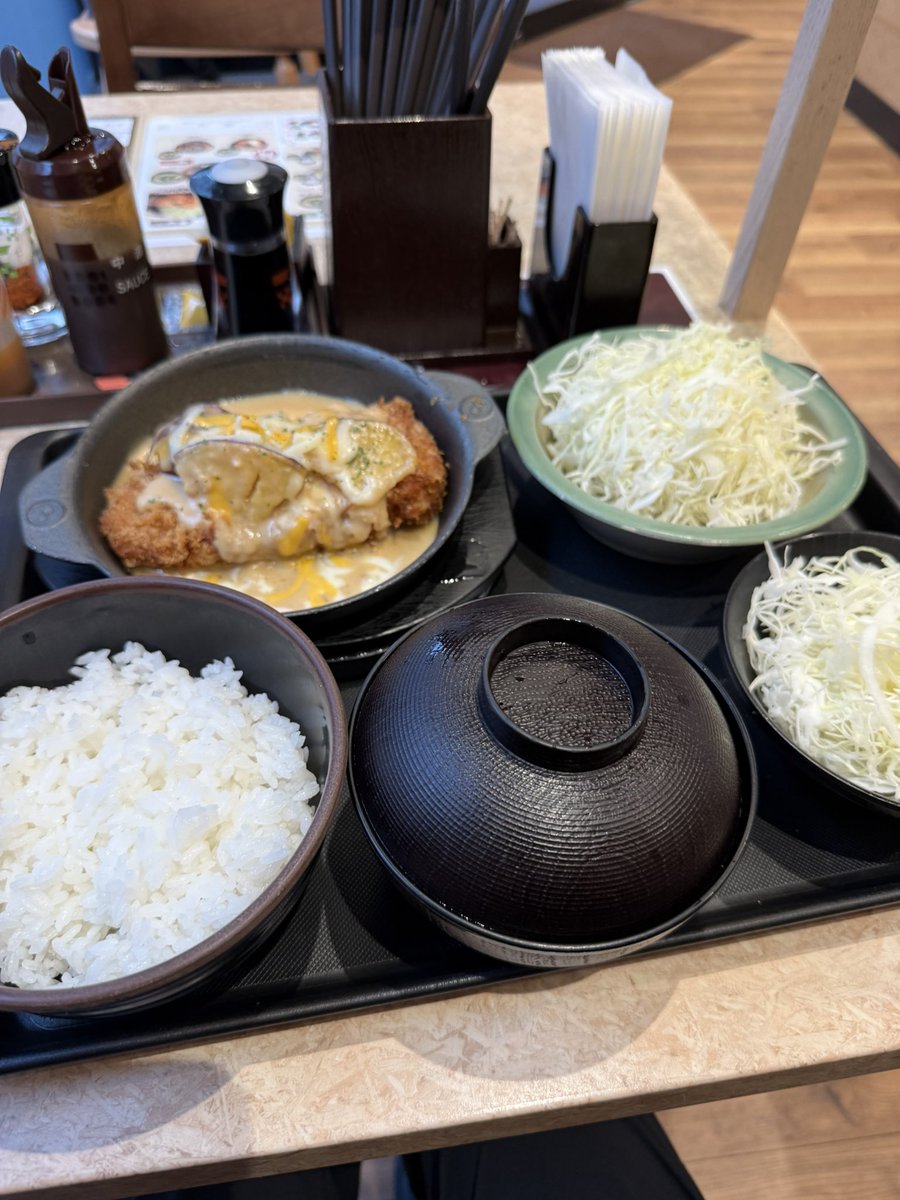 hyo666's tweet photo. シュクメルリ食べてCurrentsライブ！
みんくるもかわいい https://t.co/KH59IlHwq0