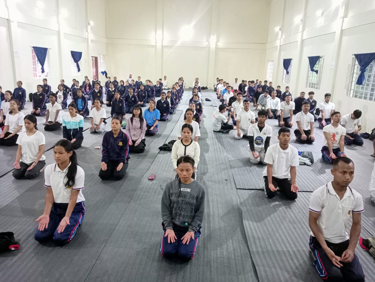 GpShillong's tweet photo. #IDY2026 was observed at KiangNangbah Government College at Jowai, West Jaintia Hills, Meghalaya by cadets of 42 Meghalaya Bn,Shillong Group NCC. Cadets of the college as well as nearby schools in Jowai participated in a wholehearted manner despite the inclement weather.
@nccner https://t.co/uTVVuNtgw3
