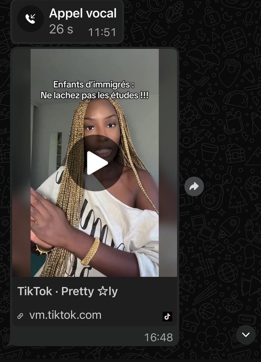 HOLLIH0PE's tweet photo. vous aussi vos darons aiment trop vous envoyer des tiktoks visés ? alors que sur le moment ils vous ont jamais encouragé, mdrrr quitte là-bas là https://t.co/yTNAkIuTU4