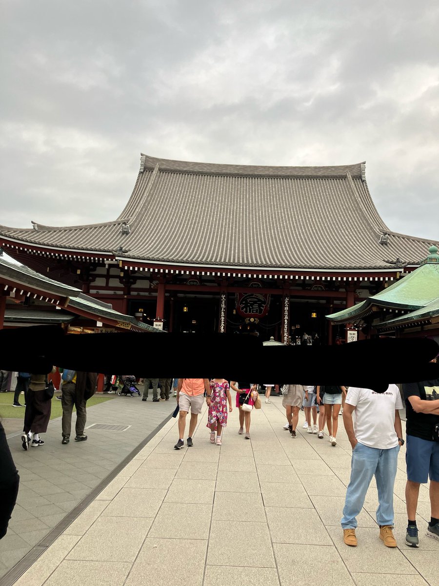 Master___kill's tweet photo. 浅草寺ほっつき歩いて来た！
雷門は違う道から行って遠くなったから行かなかったってか普通にこっちがメインw

着物着た外国人めちゃくちゃ綺麗だったり、現代はスマホとデータが主流なのにらふと目に写ったおじいちゃんおばあちゃんが写真持って昔ここ来たね〜って会話をしてたであろう風景がかなり良かった！

久々にプライベート充実した感じ
1人はやっぱ楽だなあ