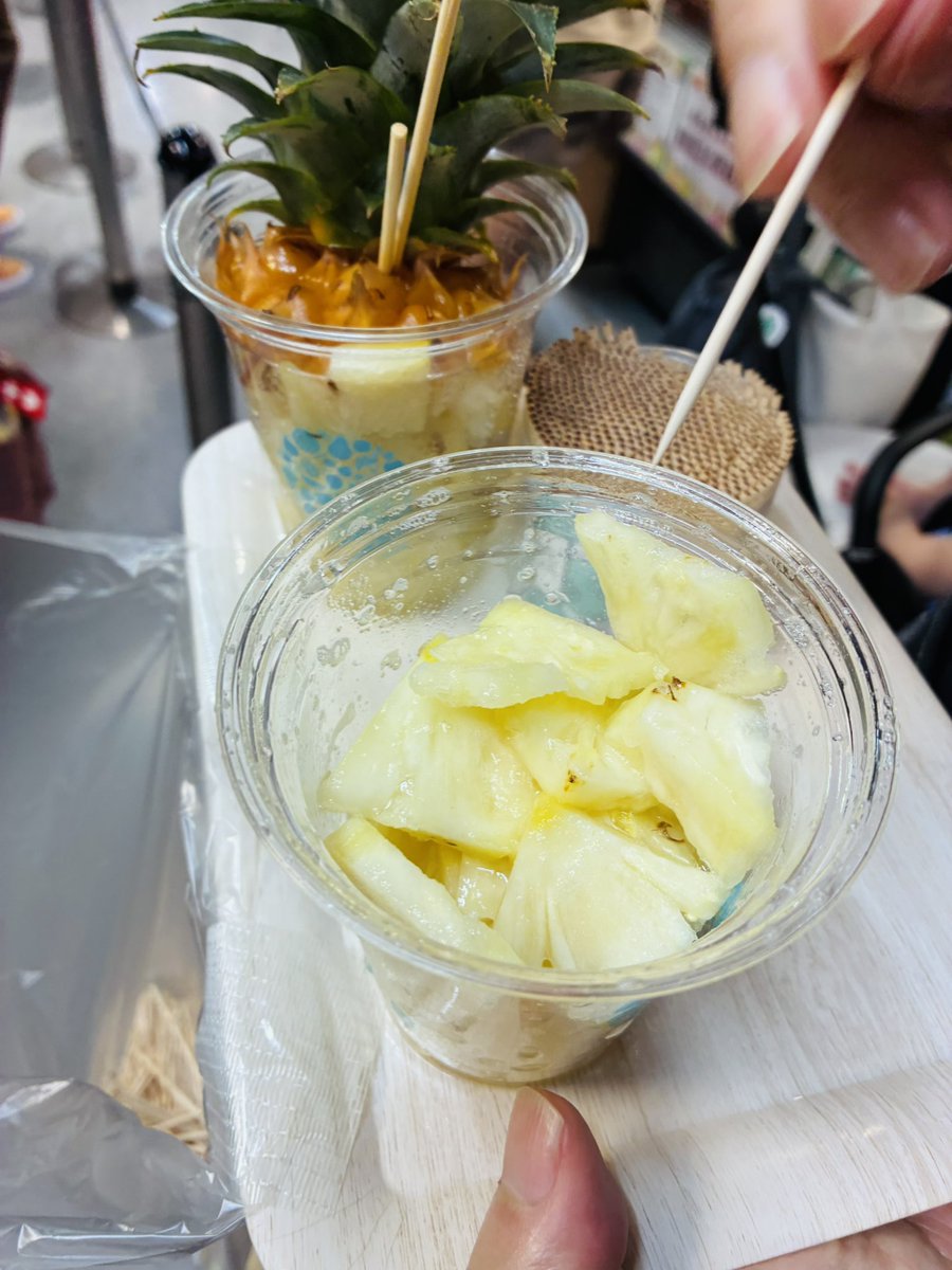 necopenguin's tweet photo. あべのハルカスでもOKINAWAが味わえちゃうので。ね！
みなさん迷うことなく行きましょう。何がなんでも。23日までです。

作っていただいた夏至のデスシェイクどうぞ。🥤

じゃまたね。再来週帝都で。
めんそ〜れ
#フルマリ
#糖度20度越え
#オイフェス
#DNAさいこうGAINZ https://t.co/8gE20pVu81