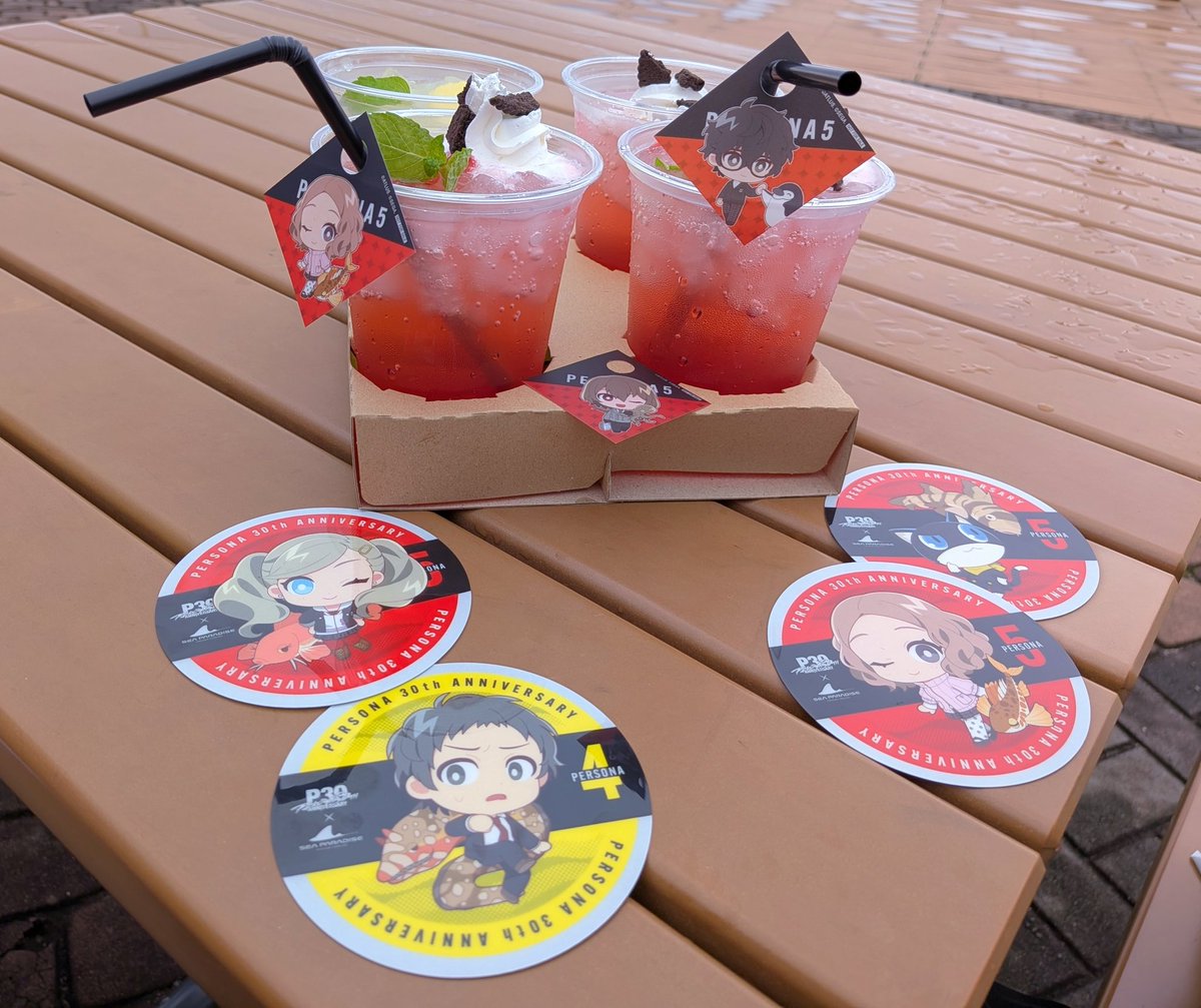 sono_2's tweet photo. なしちゃん(@nanasi_5nbe)とシーパラ行ってきた！😻なしちゃんから特典のカードとかコースターとかストローマーカーとかいろいろお恵みいただいてほんとうに感謝😭💖💖ルブランカレーも竜田揚げもおいしかった！！ https://t.co/kLHpRi6ydQ