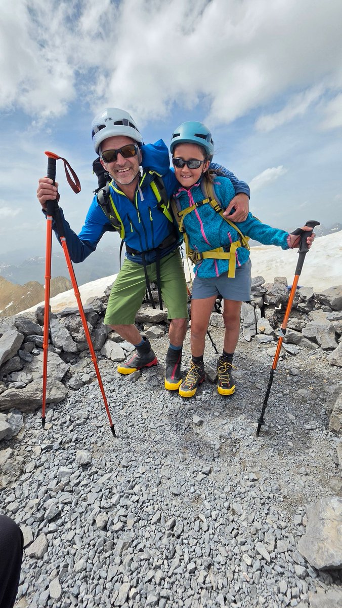 AlbertNadalV's tweet photo. Taillon desde bujaruelo. 3144m. Amb 9 anyets. Imparable. #alpinisme #muntanya #bujaruelo #taillon #tresmils #refugibujaruelo #refugiserradets https://t.co/P0lRBfP5UZ