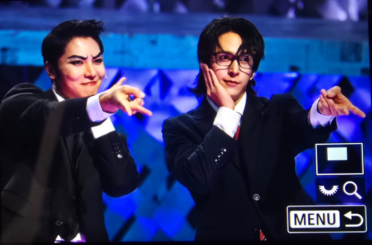 hlight_onz's tweet photo. ✌️😄🤓✌️ https://t.co/kjhoePIjw7