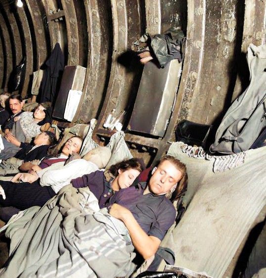 englandincolour's tweet photo. Londoners near Liverpool Street underground station during the Blitz in 1940. https://t.co/xggywmShAJ