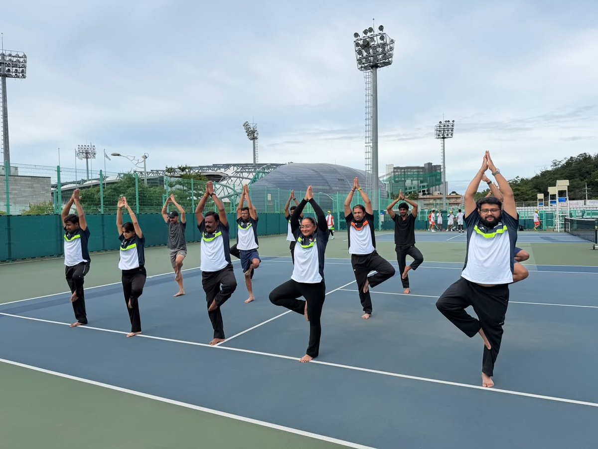 Media_SAI's tweet photo. 🧘‍♂️🇮🇳 From India to South Korea, the spirit of Yoga unites the world! 🇰🇷🧘‍♀️

On the occasion of International Yoga Day, the Indian Soft Tennis Team participating in the Korea Cup 2026 celebrated India’s timeless tradition by performing yoga on the courts in South Korea.

Strengthening body, mind, and spirit, yoga continues to be an integral part of the team's journey towards excellence on the global stage.

🌍 Yoga for One Earth, One Health.

#InternationalYogaDay #YogaDay2026 #YogaForOneEarthOneHealth #IndianSoftTennis #KoreaCup2026