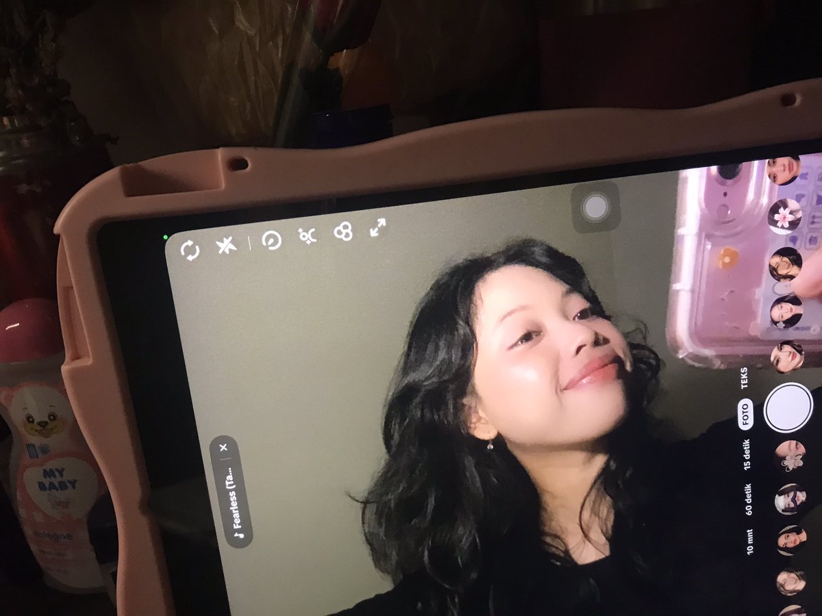 0331archives's tweet photo. lagi maw make up tapi engga kemana mana https://t.co/KXrmbAJ0yH
