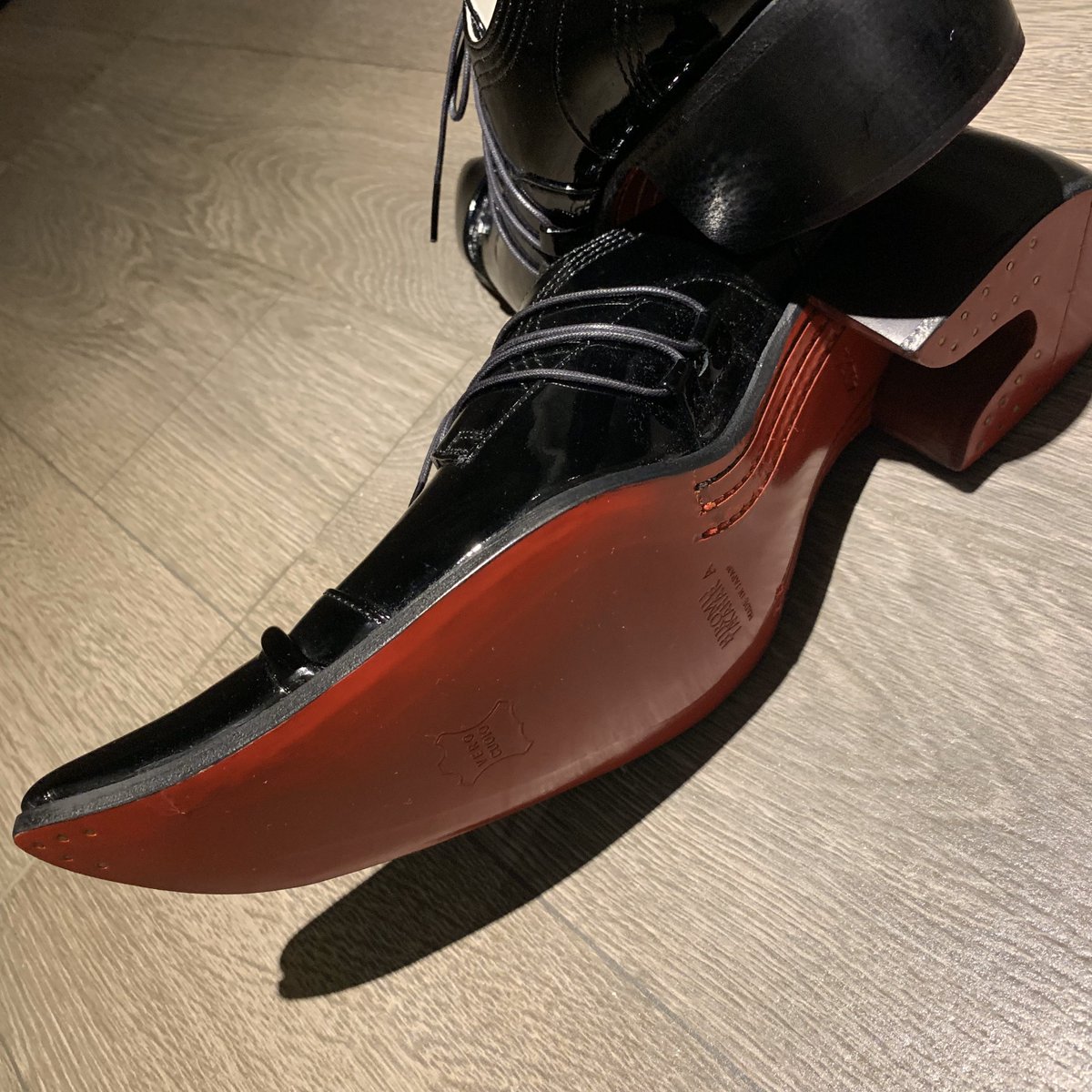Roenのデザイナーでもある高原啓（Hiromu Takahara）が手掛ける