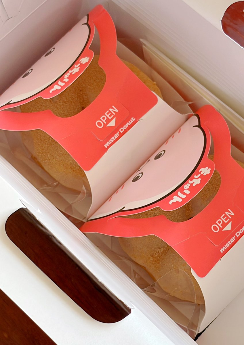 beika_701's tweet photo. 昨日のもっちゅりん。外側はふっくらして中はもっちり。ポンデケージョのような食感でした。みたらし美味しかったけど鼻にたれ付けまくってしまった😅子供かよ https://t.co/RgWqikn7hf