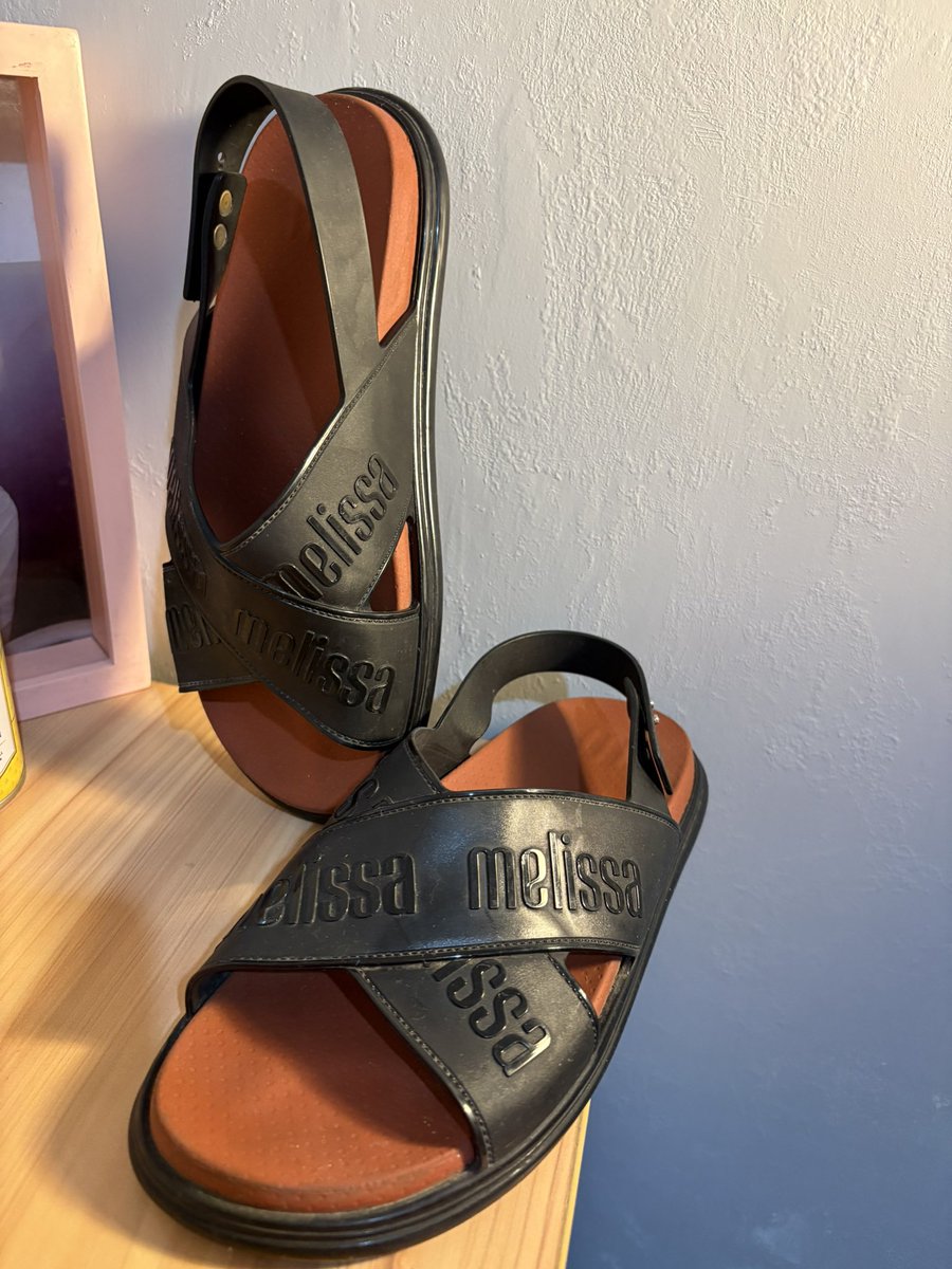 geemi95's tweet photo. wts Preloved Melissa M Lover Plus Sandal AD Black size 40 original, no box
bisa pake box lain
kondisi like new masih mulus
lokasi bandung https://t.co/GGhakzDnjA