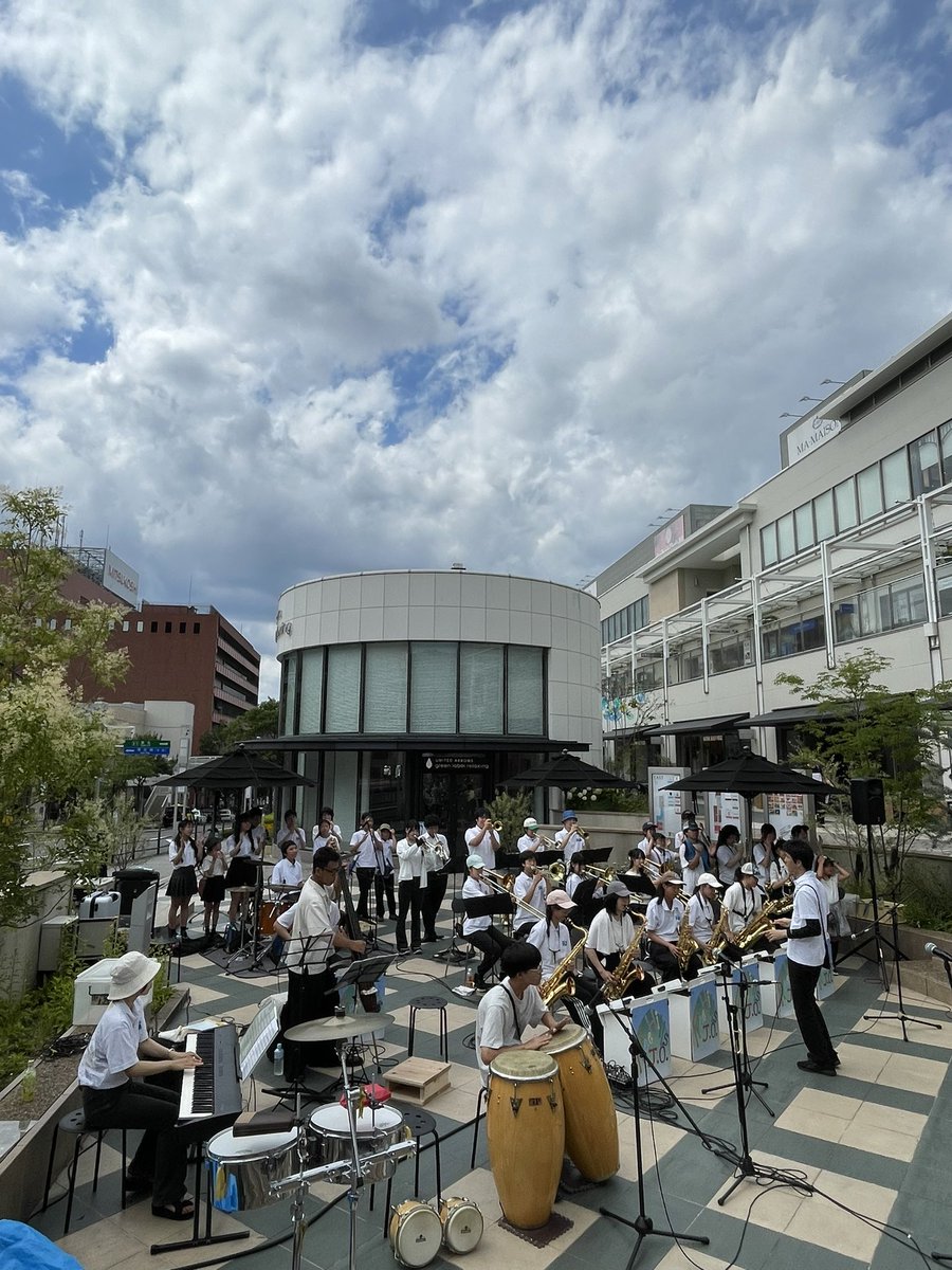 FHJO_LHJO's tweet photo. 星が丘テラスでの父の日コンサート2ndステージが始まりました♪ https://t.co/pyuRhXPk8l