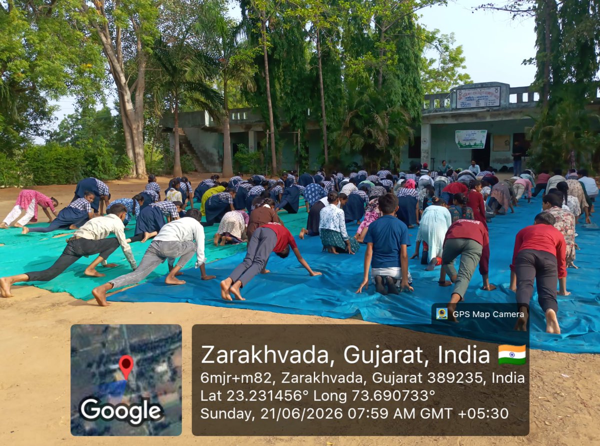 CSCGujarat's tweet photo. योग अपनाएं, बीमारियों को दूर भगाएं। ग्रामीण उत्साह! @cscegov_ @CSCSPV_Health @cscgujarat #IDY2026 #CSCpeYOGA #YOGAwithCSC https://t.co/vZQuxyq7mQ