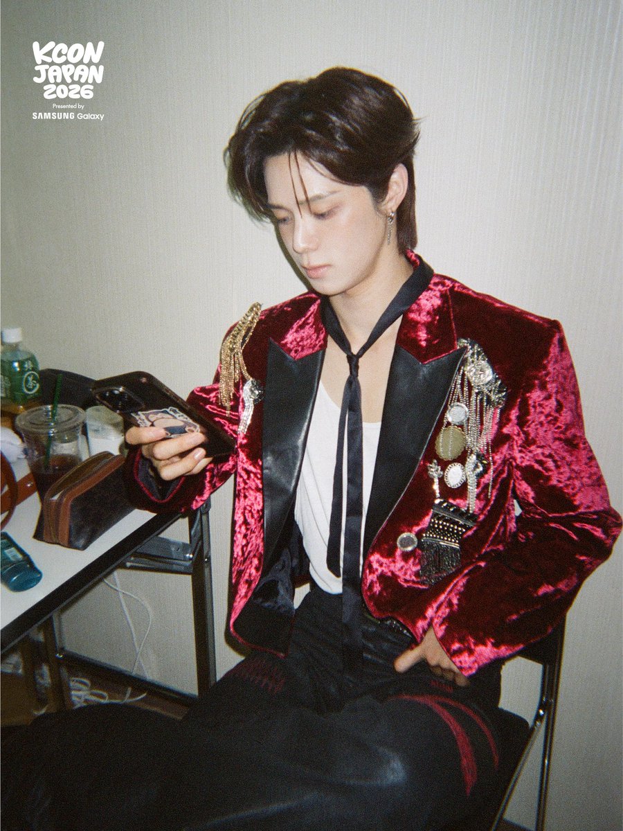 kconjapan's tweet photo. [#KCONJAPAN2026] Behind the Scene: Film Camera by #andTEAM

photo by. @andTEAMofficial

-
KCON JAPAN 2026
MAY 8-10
Makuhari Messe

Let's #KCON https://t.co/HM6Q2FOkhC