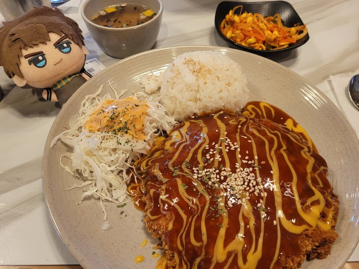 noah__gh__'s tweet photo. 할머니 병문안 갔다가 갑자기 파문전사가 저의 귀에 귓속말로 " eat Goguma Dongas " 라고 말했네요.. https://t.co/A93CydKsV0