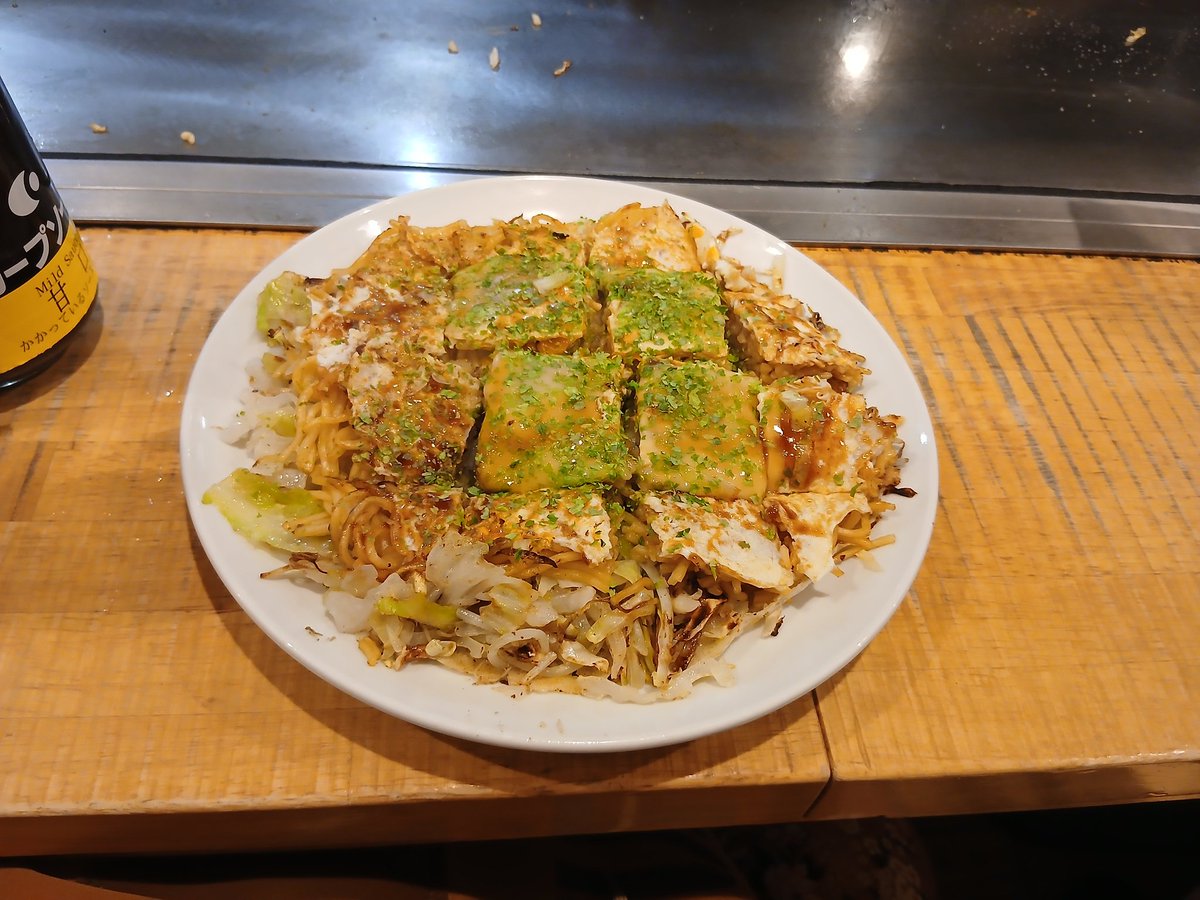 tennensan's tweet photo. レイちゃんに会いに来て麗ちゃんでお好み焼きを食べる

#REIKO 
#麗ちゃん https://t.co/HKSeuM674r