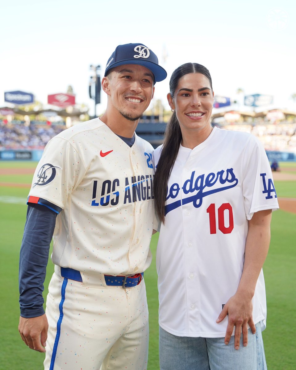 LASparks's tweet photo. From La Jolla Country Day to LA. 🫶

@LJCDS x @Dodgers https://t.co/XCalOrcSvV