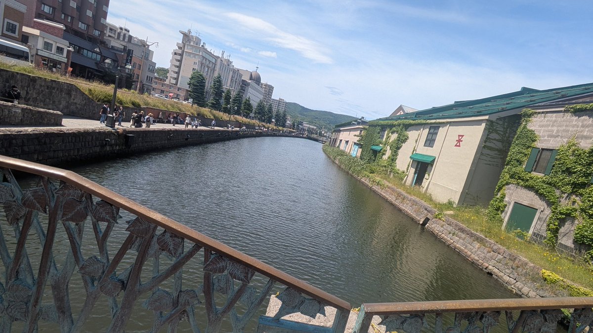 Re0satisfaction's tweet photo. 小樽運河を眺めて
あずきソフト
北海道プリン
ブリュレカスタードインバエル(バウム)
ガチ美味すぎて！！
甘いものしか食べてないꉂ🤣𐤔 https://t.co/LWThilcLHf