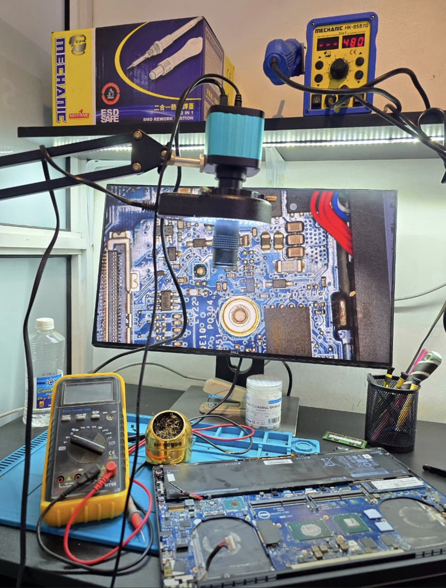 AnoldLumu's tweet photo. For all your Computer repair bring them to me Contact: 0761892555 https://t.co/yN2bC7BSKW