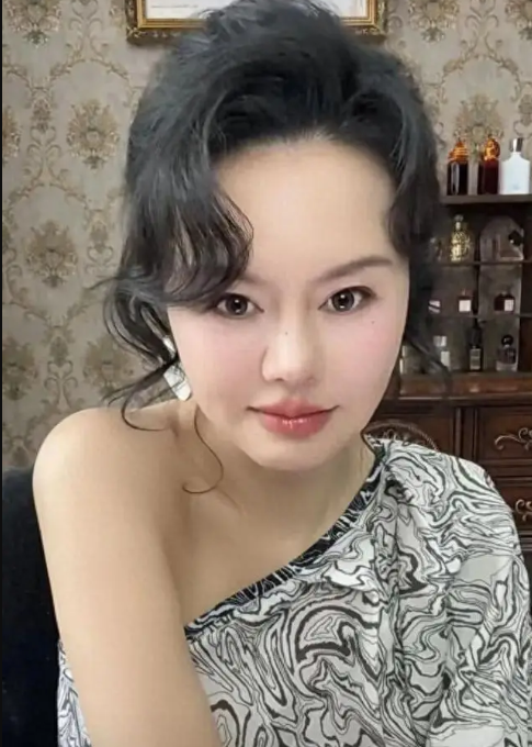Tasha7095's tweet photo. 撒娇的女人最好命！一代“性商”教母教你如何跟男人撒娇
链接：https://t.co/21RVrtpjzg https://t.co/aNkffBqM50