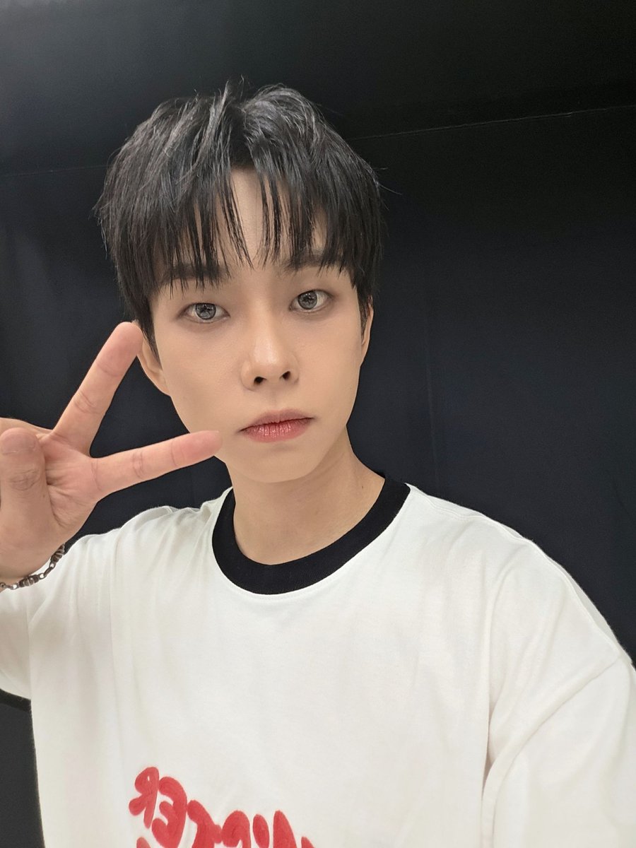 wal_2_wal_2's tweet photo. 상엽시🤍 https://t.co/HWmImkwi1M