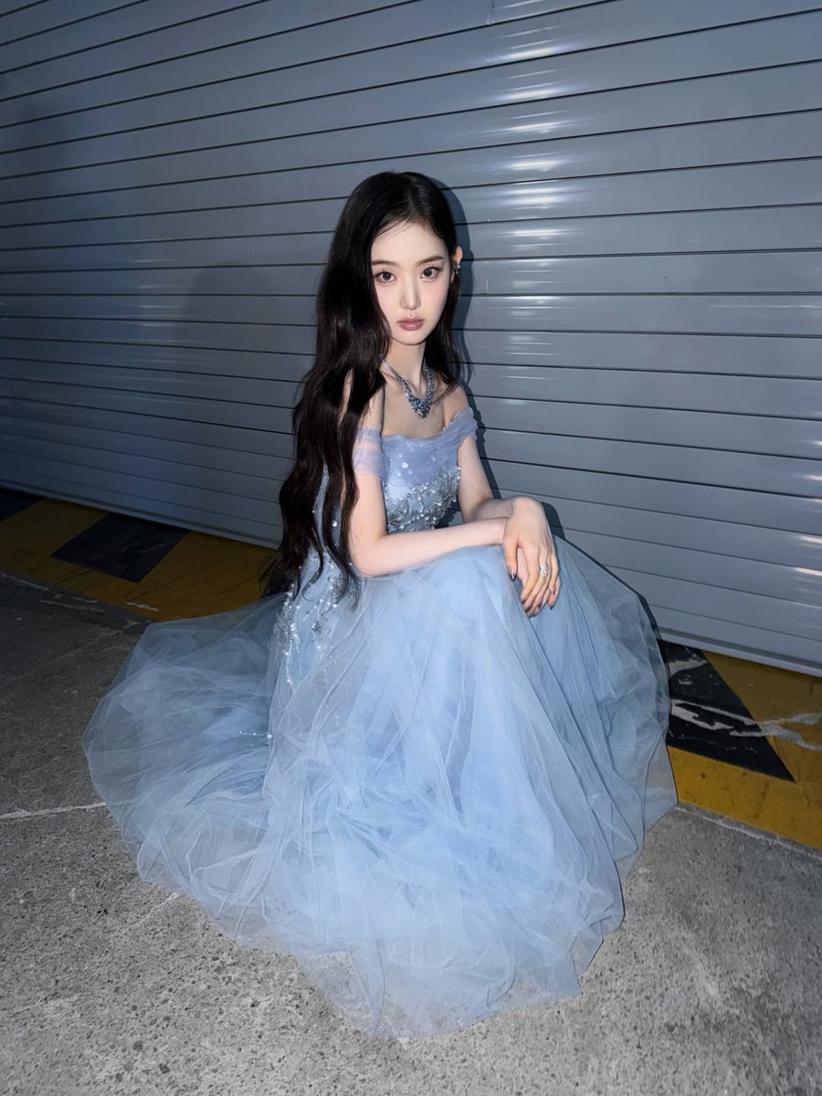 bxnkxng_'s tweet photo. 260621 키키 인스타 #이솔♡ https://t.co/bu446Qst49
