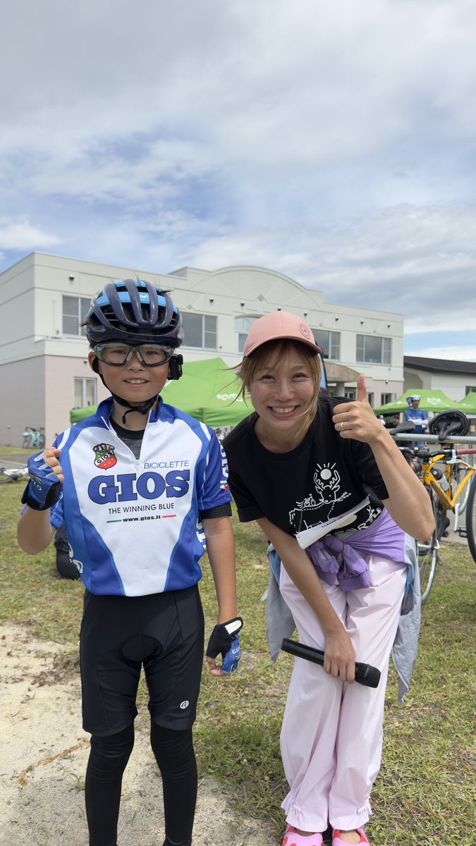 te_naito's tweet photo. 今日は #GREATEARTH 富良野ライドでした🚴♂️
@_arnhmk_ ひめたんゲストで、かっこかわいかった!
息子は初の60km超えで頑張りました👏
最年少エントリーだったみたい https://t.co/vXZdViUqY9