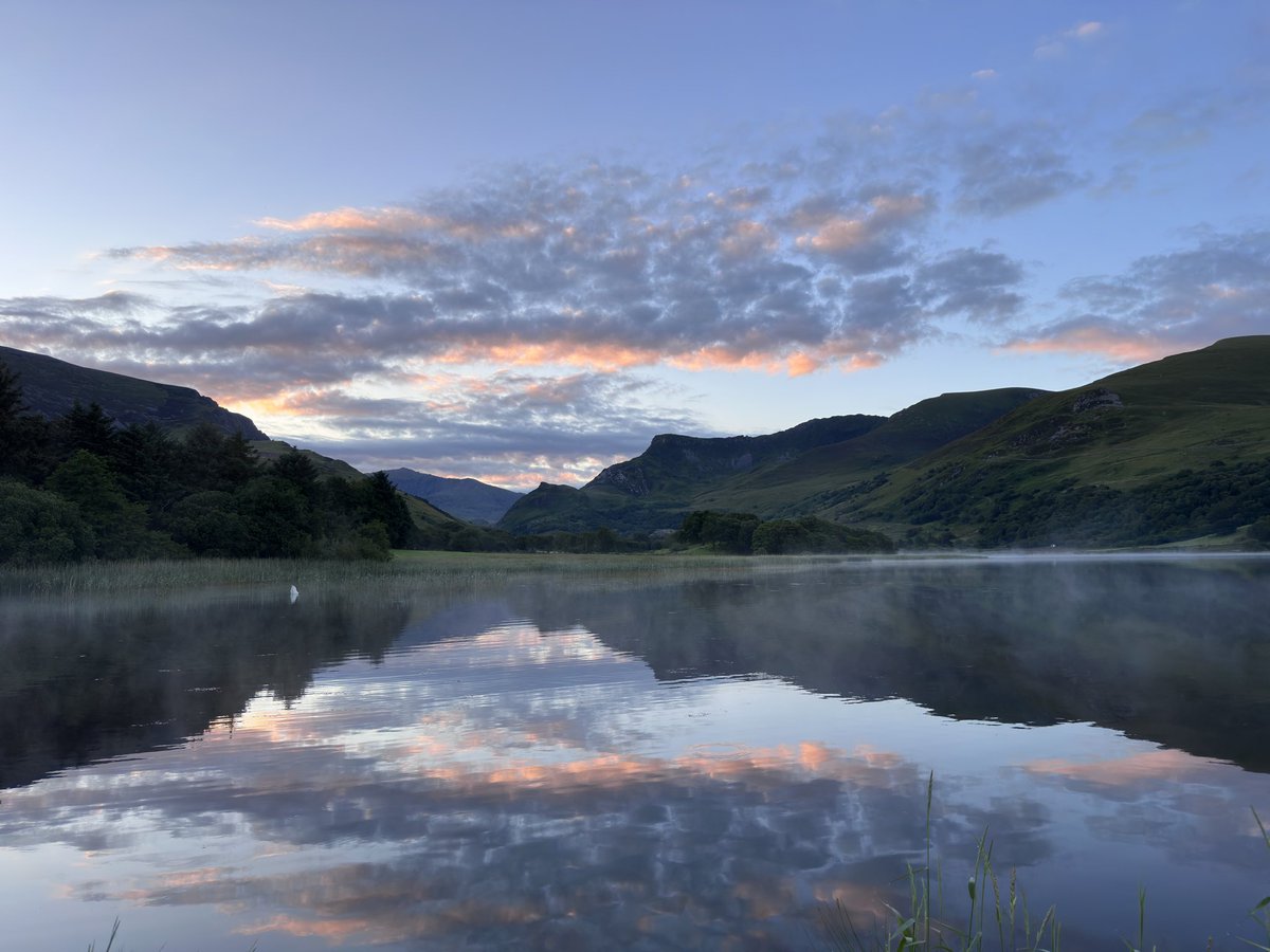 GlynPierson's tweet photo. Misty summer solstice sunrise at Llyn Nantlle today https://t.co/32MSUkLDjM