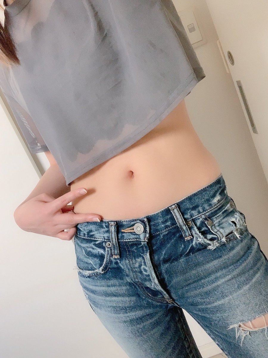 mmlatte2's tweet photo. ょぃちゃんが絶対似合うと言ってくれたちょいローライズ😏✨
今日は10分メーク（写メだといつもとあんまり変わらん） https://t.co/4qsaFujYrx