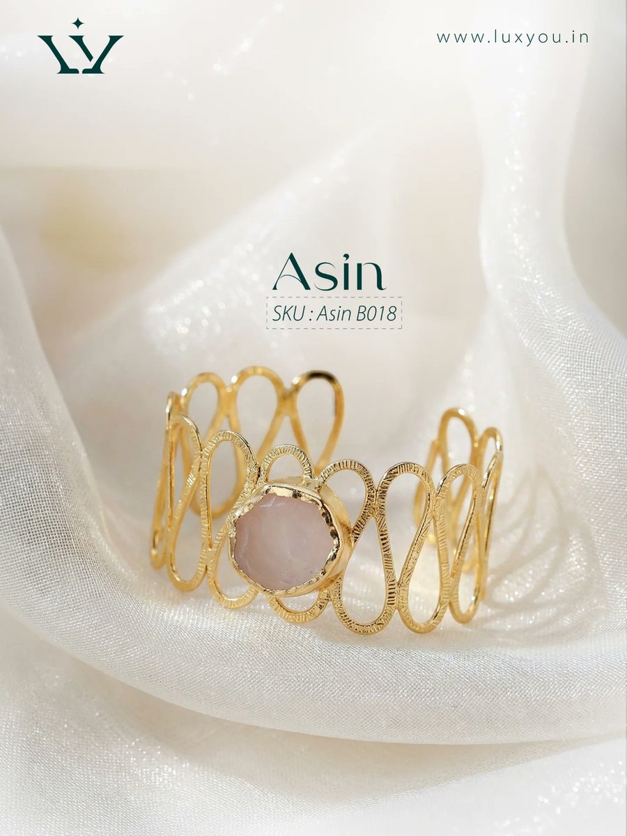 LuxYou_Studio's tweet photo. A little detail can change the whole look. ✨

Asin is designed for those who love making a statement without saying a word.

Modern, versatile, and effortlessly stylish, this hand cuff adds the perfect finishing touch to festive looks, celebrations, and everything in between. https://t.co/TqO82lEI6q