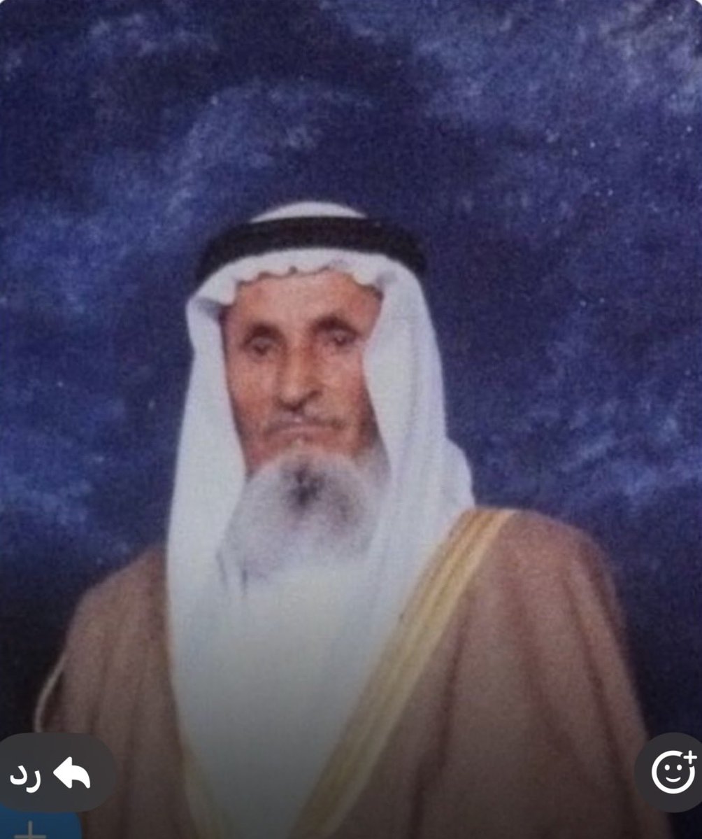 yahhammohee's tweet photo. ابوي حلحيلٍ علومه بعادي
شوحه بعيد ويرتكي للمخاسير
ملفى الركايب للغدا والقوادي
هذي يوردها وهذي مصادير
مع القبيلة فـ الجبل والحمادي
ياقف لو الوقفة وراها محاذير
وان شاف في دنياه كبوة جوادي
غضّ النظر عنها وقبل المعاذير https://t.co/6uPcYDTctB