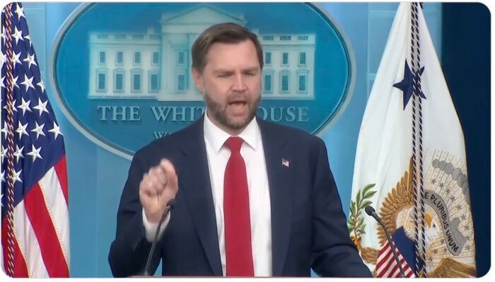 Israel247_org's tweet photo. JD Vance diffuse des propos mensongers sur Israël https://t.co/CBejh7bvLs https://t.co/4QXjixVPFR