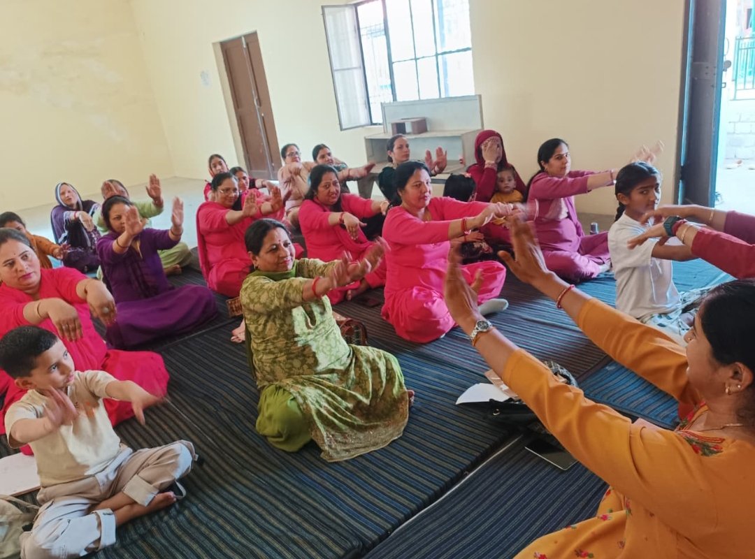 hwcansui123's tweet photo. 12th #InternationalYogaDay 🧘🏻‍♀️
celebrated in
🌸AAM Ansui 🌸with theme 
"Yoga for healthy Aging" which emphasizes 
the importance of yoga for all ages improved physical fitness and flexibility to enhance mental clarity and stress management. #PermanentCHOs https://t.co/XtqnCxfVEl