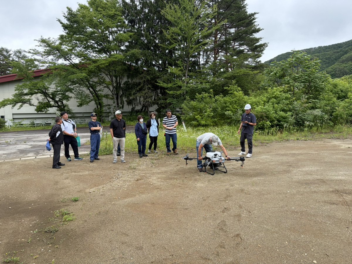 Hakobune_drone's tweet photo. 2026.6.21
南会ドローン中学校開校式の後、南会津町の旧檜沢中学校でドローン練習会を開催しました✨️

新たな受講生が加入することで、HAKOBUNEは41人のパイロット集団となります🔥

お仕事案件もでてきました。

夜は交流会🍺

#HAKOBUNE
#ドローンコミュニティ
#南会津
#南会ドローン中学校 https://t.co/XSdtDSIVcR