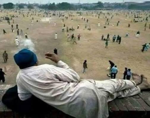 Etienne_Era's tweet photo. King James watching Melody and The Ben with their fans fighting over who is better. https://t.co/QU064NauwK