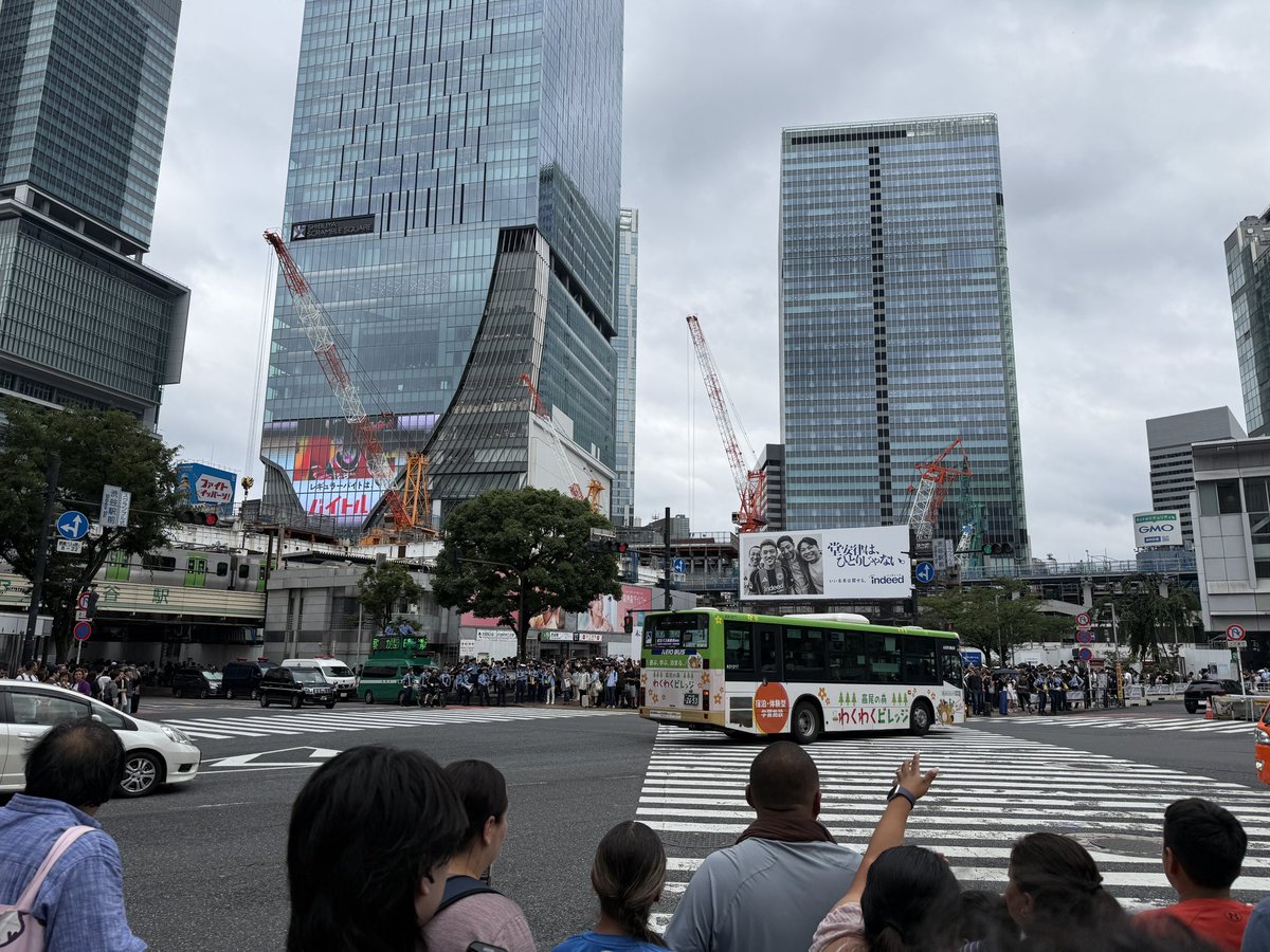 4romm0's tweet photo. ワールドカップの時に渋谷いたらヨウキャの振りできるって聞いてきたんですけど…人酔いしたんで帰ります https://t.co/2Z5s1MyMD5