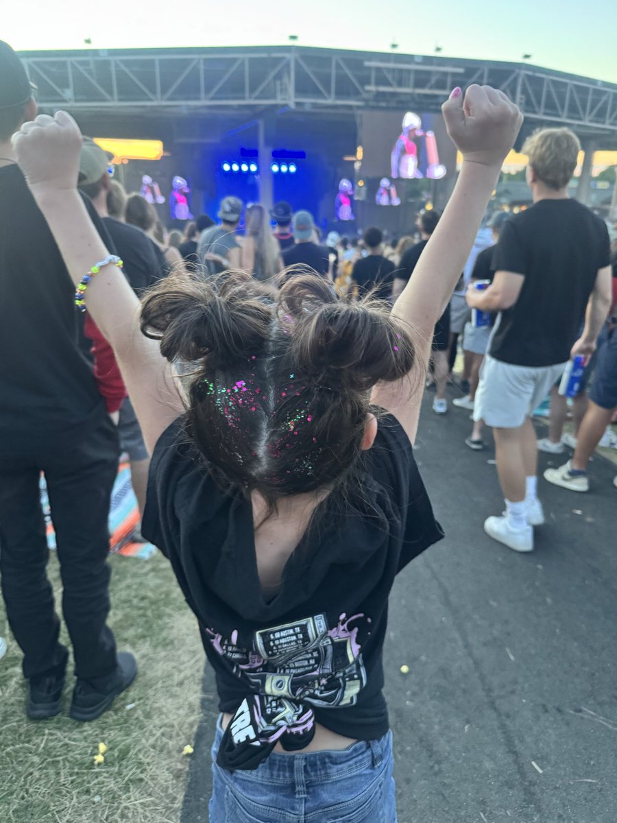 SmashKetchum's tweet photo. @machinegunkelly I’m gonna need to know how I can rewatch/live that. It was my daughter’s first concert ever and it’s going to be impossible to beat. THANK YOU!! … but for real… release like a dvd or something so I can buy it 🫶🤘 https://t.co/kghQ4Qtnve