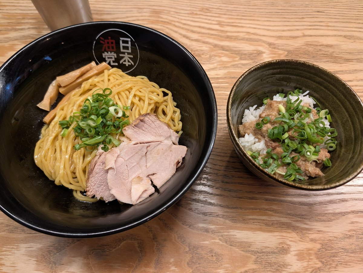 ogapi_YO's tweet photo. 今日の昼飯！ https://t.co/H7gff1DJNV