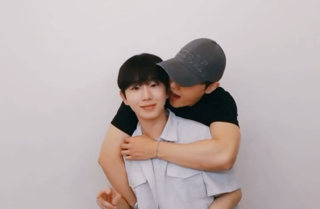 OhmLengnarak's tweet photo. It’s been 12 hours, and no one has found out the identity of Yunjae’s boyfriend yet?🥹#yunjae #hisman4 https://t.co/zHPzwhWuzI