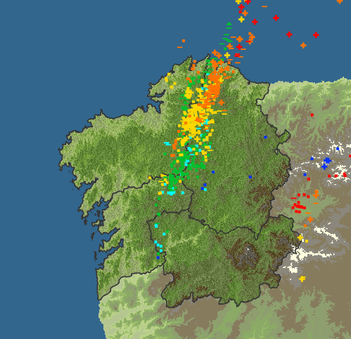 MeteoGalicia's tweet photo. Bos días! Acabamos de pasar unha noite de treboadas (máis de 500 raios en #Galicia) con chuvascos especialmente intensos no norte👇
⛱️Quedan menos de dúas horas para que comece o #Verán2026 e hoxe o tempo seguirá de forte calor e treboadas máis probables á tarde.
#FelizDomingo https://t.co/KnqZ9HRukq
