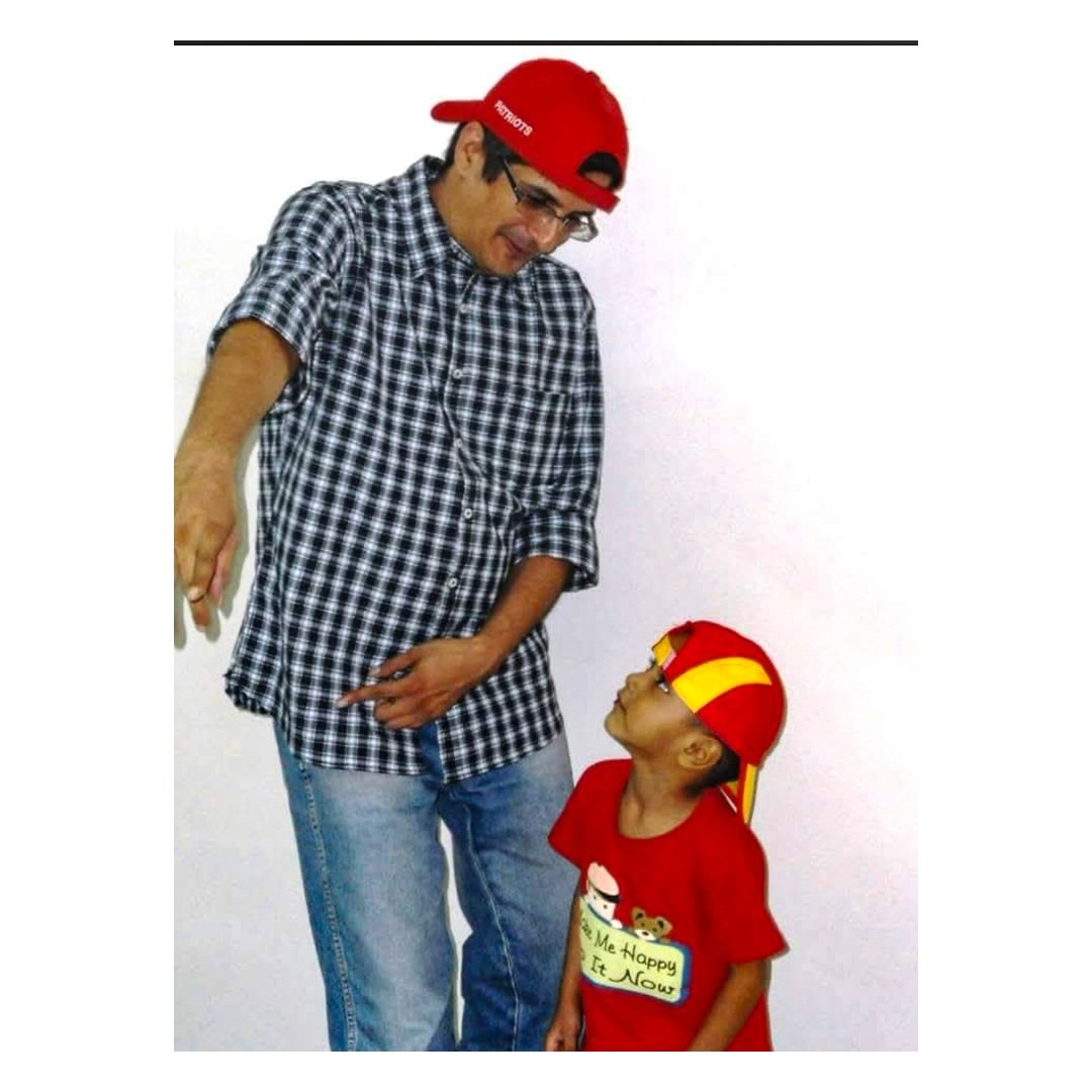 OmkarsClicks's tweet photo. ' मी बापच ' ह्या तोऱ्यात फिरत असताना हे छोटे साहेब आयुष्यात आले आणि 'बाप ' असणे आणि वागणे ह्यातील फरक जाणवून दिला 🫣😬
सर्व daddy, pappa, बाबा, बाबडी, बाबुडी ना #FathersDay च्या टन भर शुभेच्छा 🙌🙏 https://t.co/b16kbAdzlR