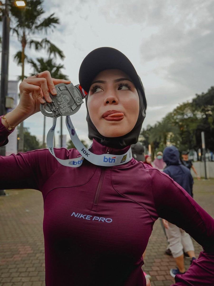 ketatgemash's tweet photo. Pamer medali dan hasil keringat😋🥵💦 https://t.co/t1inSknDYE