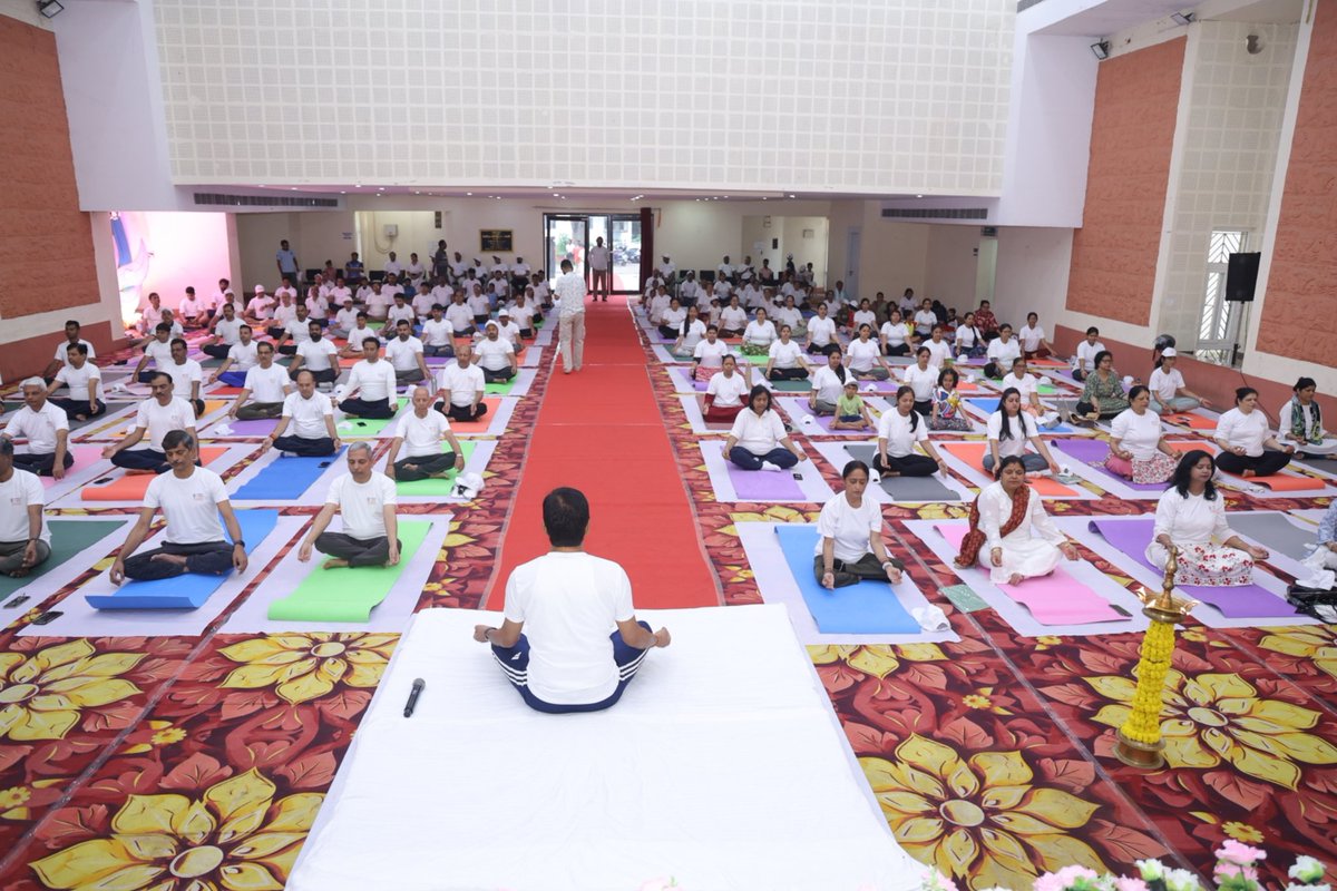cmpdil's tweet photo. CMPDI Celebrated International Yoga Day 2026

CMPDI celebrated 12th International Yoga Day 2026 with the theme —“Yoga for Healthy Ageing’’ at its HQ, Ranchi and all its Regional Institutes with full enthusiasm. At CMPDI (HQ), Shri Chaudhari Shivraj Singh, CMD, CMPDI inaugurated the International Yoga Day celebrations by lighting the lamp and participated in the yoga session along with Shri Nripendra Nath, D(T/CRD); Shri Anand Mohan, D(RD&T, BD); Shri R.K.Singh, ED(Exploration), CIL; GM/HoDs; Senior officials; Smt. Smita Singh, President, Kasturi Mahila Sabha (KMS) & KMS other members; Gondwana Primary School teachers, employees and their family members.

Speaking on this occasion, Shri Singh said that Yoga is a timeless gift that serves as a cornerstone for holistic wellness, particularly aligning with this year's theme of healthy ageing. He emphasized that integrating daily yoga practices into our routines helps maintain physical vitality, sharpens mental clarity, and builds emotional resilience as we grow older. 

To ensure the benefits of this practice extend beyond the main event, CMPDI, as a run-up to International Day of Yoga 2026, is organising a one-week Yoga Boot Camp from 18th–26th June, 2026 at CMPDI(HQ), Ranchi. This camp features guided sessions by certified yoga experts, focusing on specialized techniques for stress management, flexibility, and age-defying wellness for all age groups.

@kishanreddybjp @satishdubeyy
@CoalMinistry @CoalIndiaHQ

#CMPDI #CIL #IDY2026