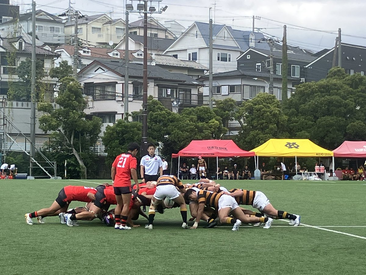 BOSS19660128's tweet photo. ラグビー関東大学春季交流大会  日吉グラウンドにて帝京大学56-0慶應義塾大学の生観戦でした。帝京大学はやはり強い。スピード、フィジカルともに慶應義塾大学を圧倒していました。#sfl897 #関東大学春季交流大会　#帝京大学　#慶應義塾大学　#ラグビー https://t.co/ecB0cotTIx