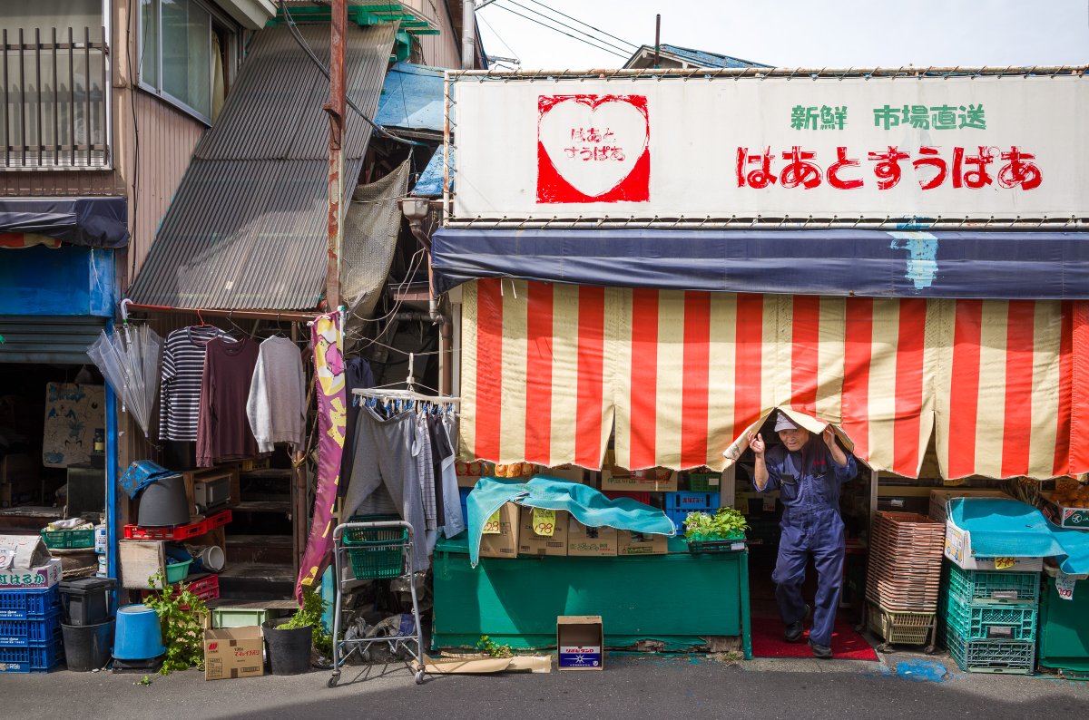 tokyotimes's tweet photo. Scenes from a long, north Tokyo meander. Write-up and full set of 16 photographs here: https://t.co/l9BOA7dLZy https://t.co/io0osmnwAE