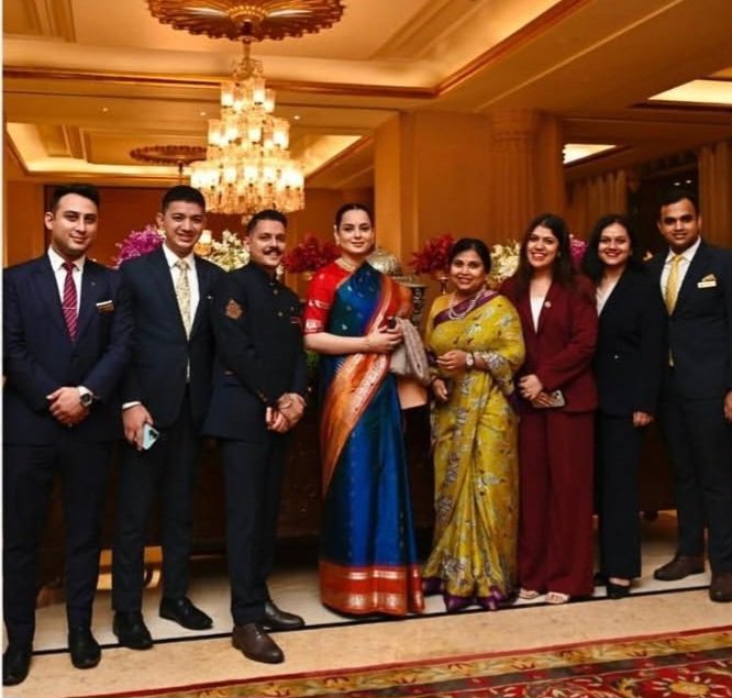 KR_Insta2's tweet photo. Kangana in bangalore yesterday for an event 
#KanganaRanaut https://t.co/uvFQ4lckmJ