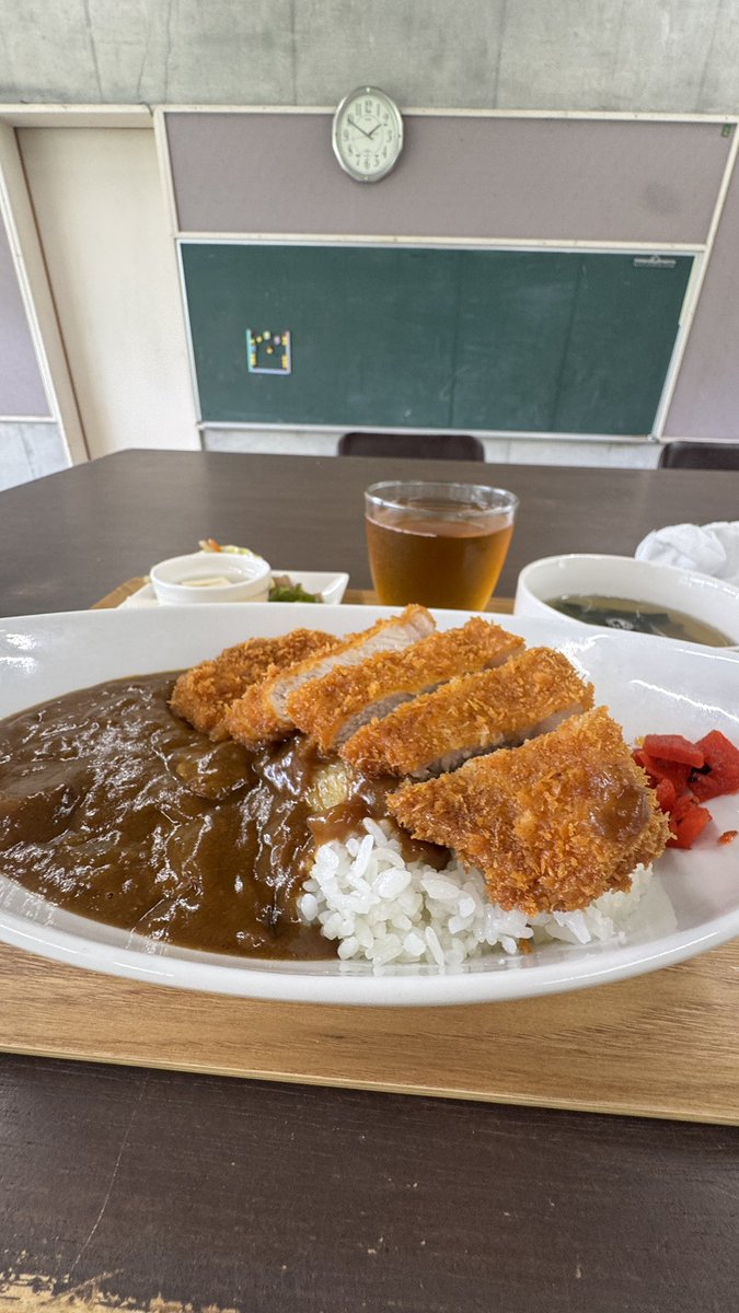 AToypoo's tweet photo. 伊予ヶ岳の麓、HEGURI HUBに行ってきたよ！

ごはん屋伊予さんでランチ🍙

https://t.co/Hov5J554JY https://t.co/JJyo2FcCx4