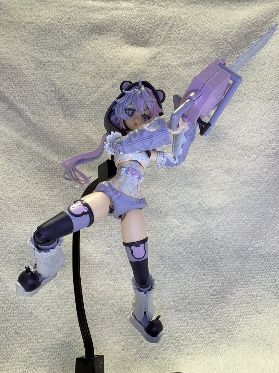 Riot1293's tweet photo. 30MSメルンジャを製作
ポップな見た目とチェーンソーという、かなり個性強めな娘です
チェーンソーは持たせるとインパクトがあります
#バンダイ　#30MS #メルンジャ https://t.co/52NcEFaagW