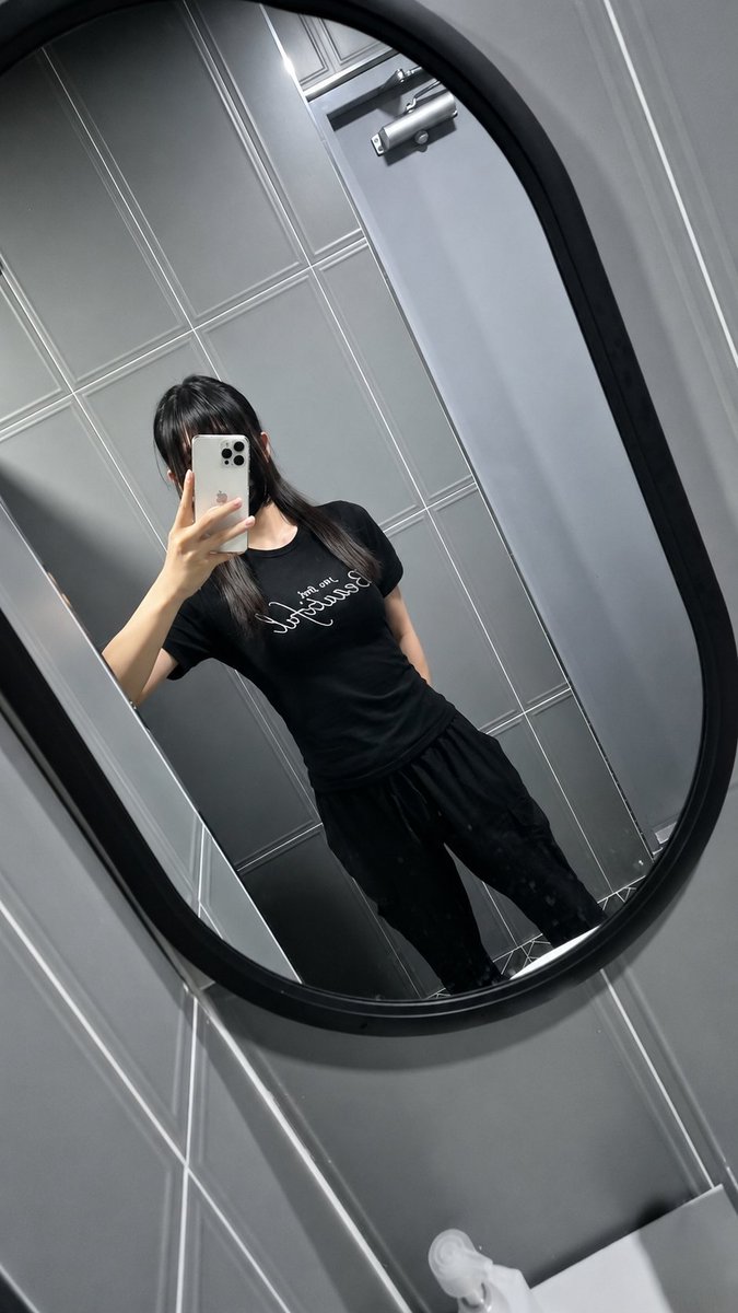 notice_silver01's tweet photo. 사나이가 어깨 무료나눔합니다
누가 좀 가져가다오...
#여장 #女装 #CD #시디 https://t.co/zIElhqJmWk